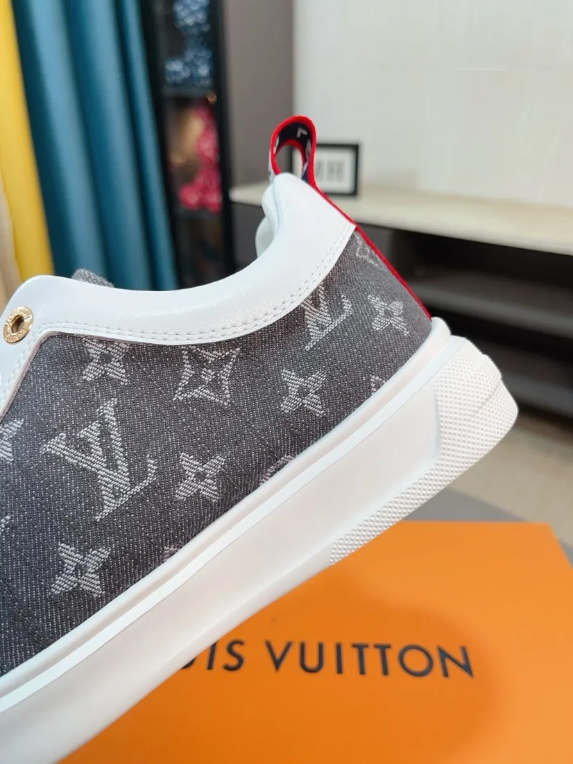 Men's shoes💰400🌹🌹[LV]🌹High-end men's shoes brand: Official website 1:1 Latest masterpiece: The upper is made of Italian imported first-layer cowhide with special materials➕Full genuine leather lining🔥, making walking more convenient and comfortable! Exclusive new style, stunning work [color]! Create a fashionable personality to set off your uniqueness! A must-have for trendy men! Classic🔥Number: 38-44
